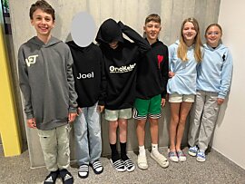 Hoodies, Verzierung mit Plotter, 6.Kl.
