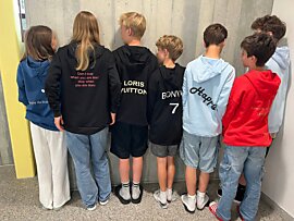 Hoodies, Verzierung mit Plotter, 6.Kl.